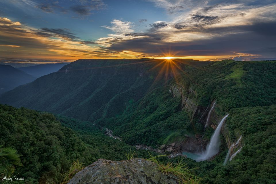 Nohkalikai Falls